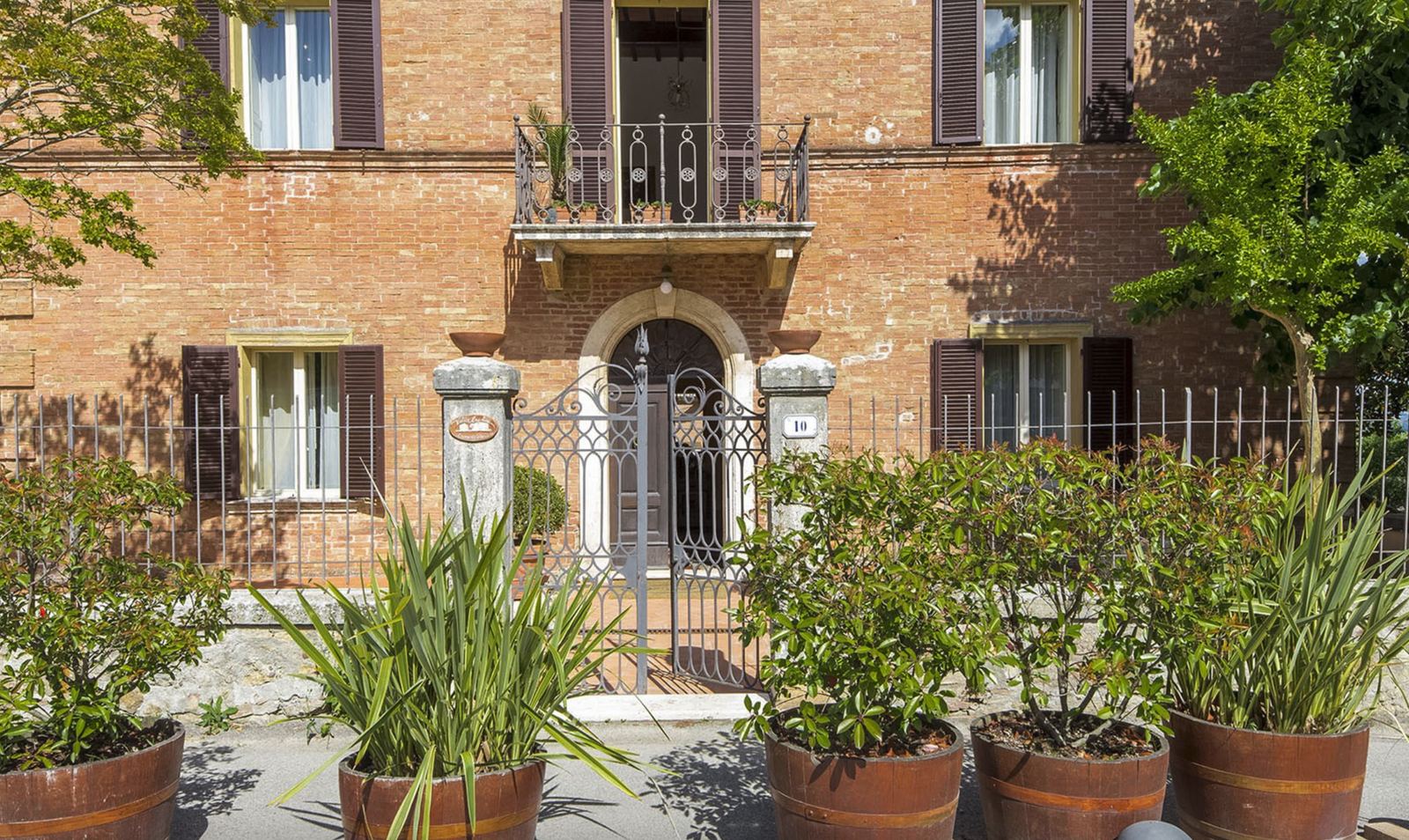 Villa Angelini 10 facade